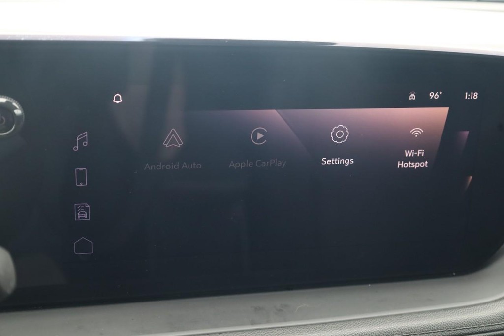 Buick Encore GX Vehicle Full-screen Gallery Image 14