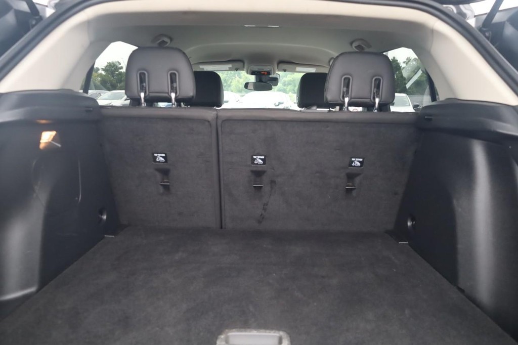 Buick Encore GX Vehicle Full-screen Gallery Image 23