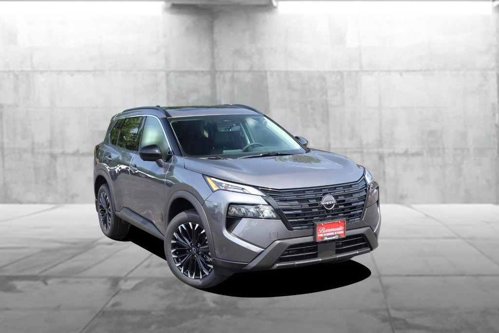 Nissan Rogue Vehicle Image 02