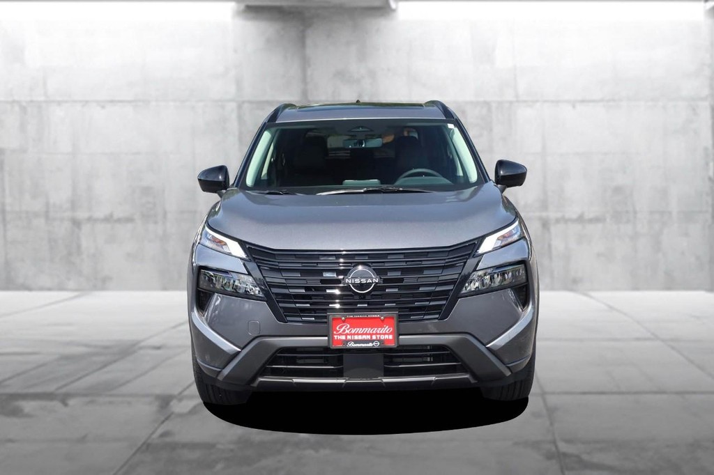 Nissan Rogue Vehicle Image 04