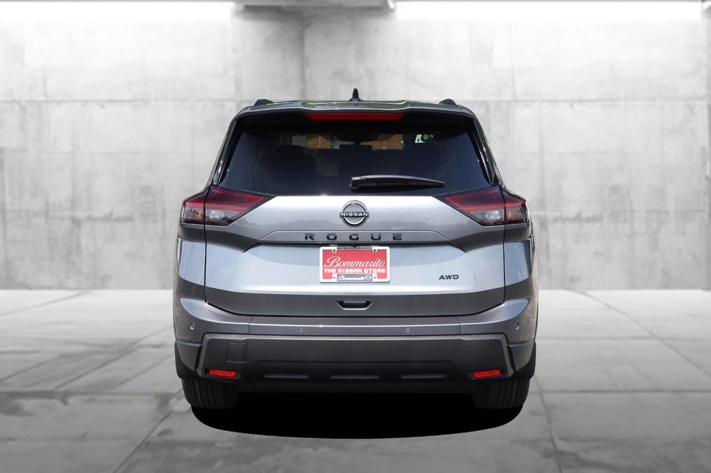 Nissan Rogue Vehicle Image 06