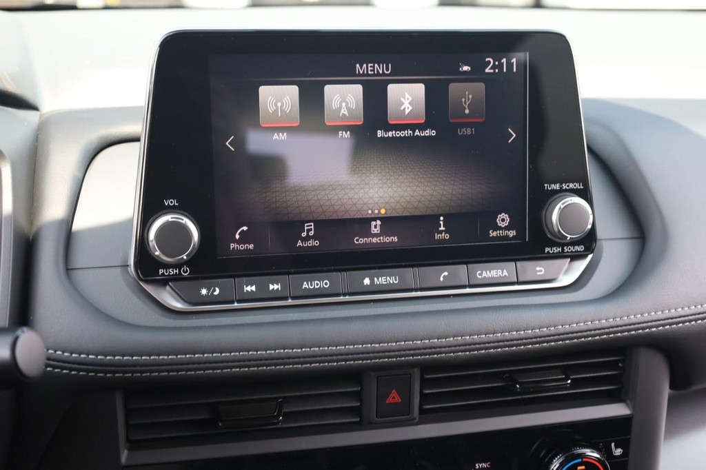 Nissan Rogue Vehicle Image 11