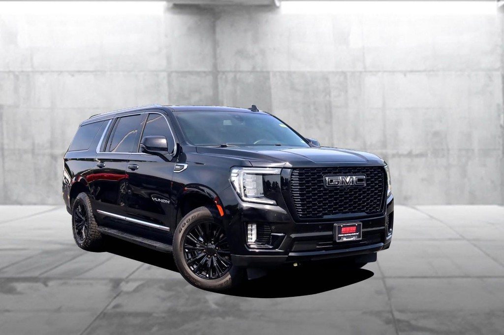 GMC Yukon XL Vehicle Full-screen Gallery Image 02