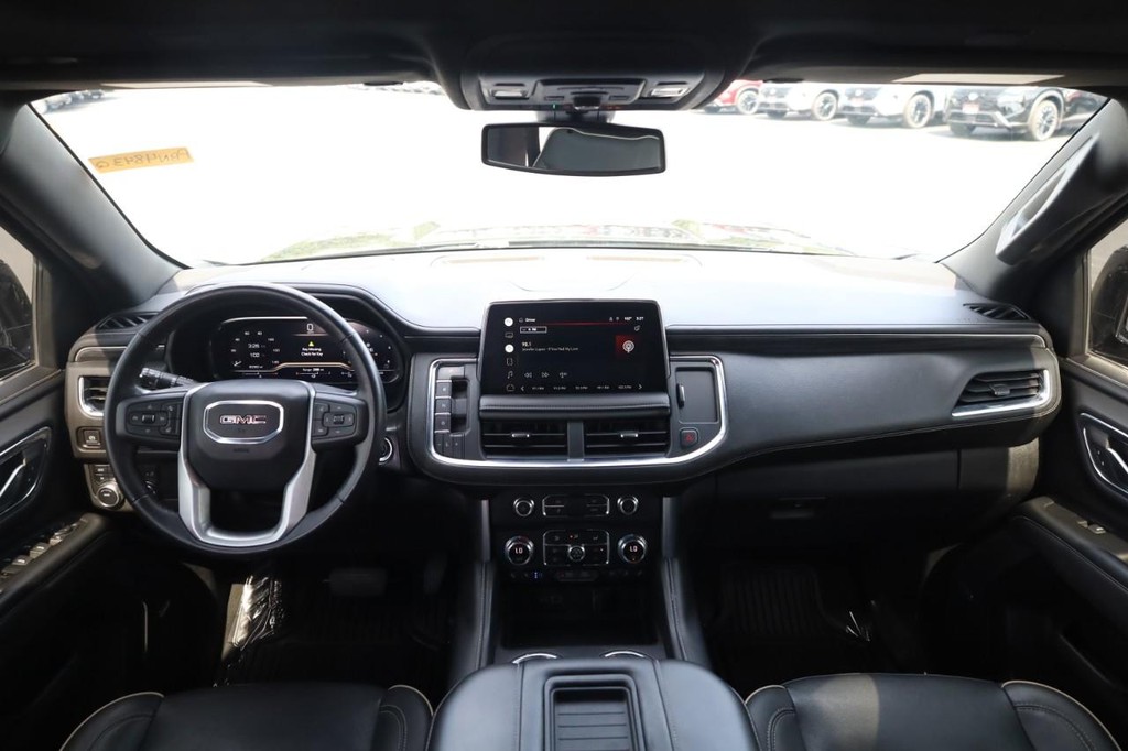 GMC Yukon XL Vehicle Full-screen Gallery Image 07