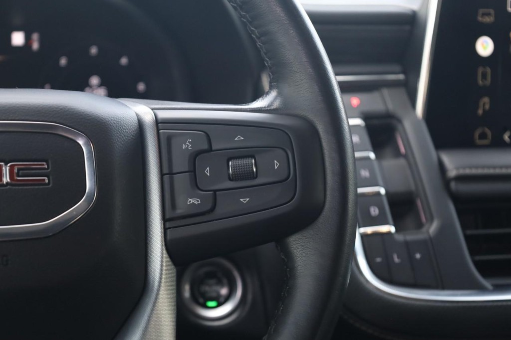 GMC Yukon XL Vehicle Full-screen Gallery Image 09