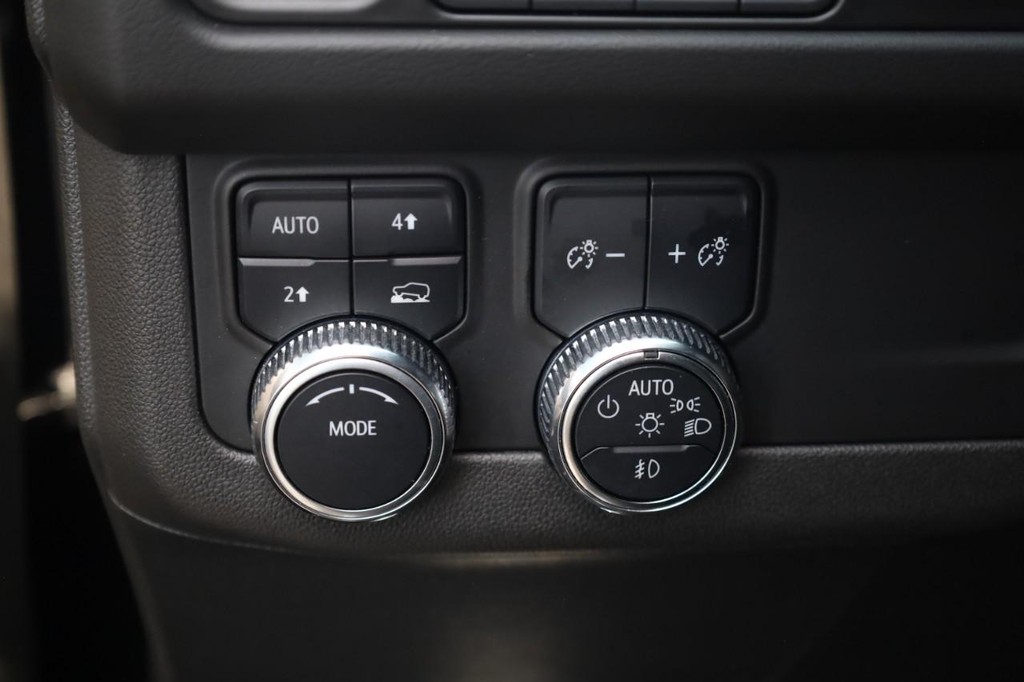 GMC Yukon XL Vehicle Full-screen Gallery Image 12