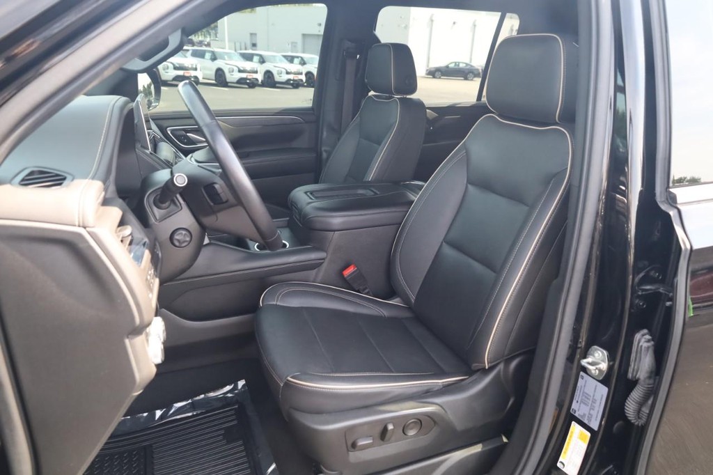 GMC Yukon XL Vehicle Full-screen Gallery Image 20