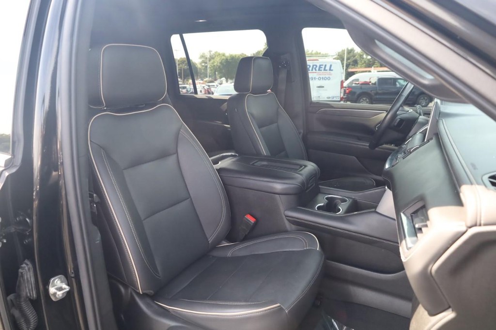 GMC Yukon XL Vehicle Full-screen Gallery Image 21