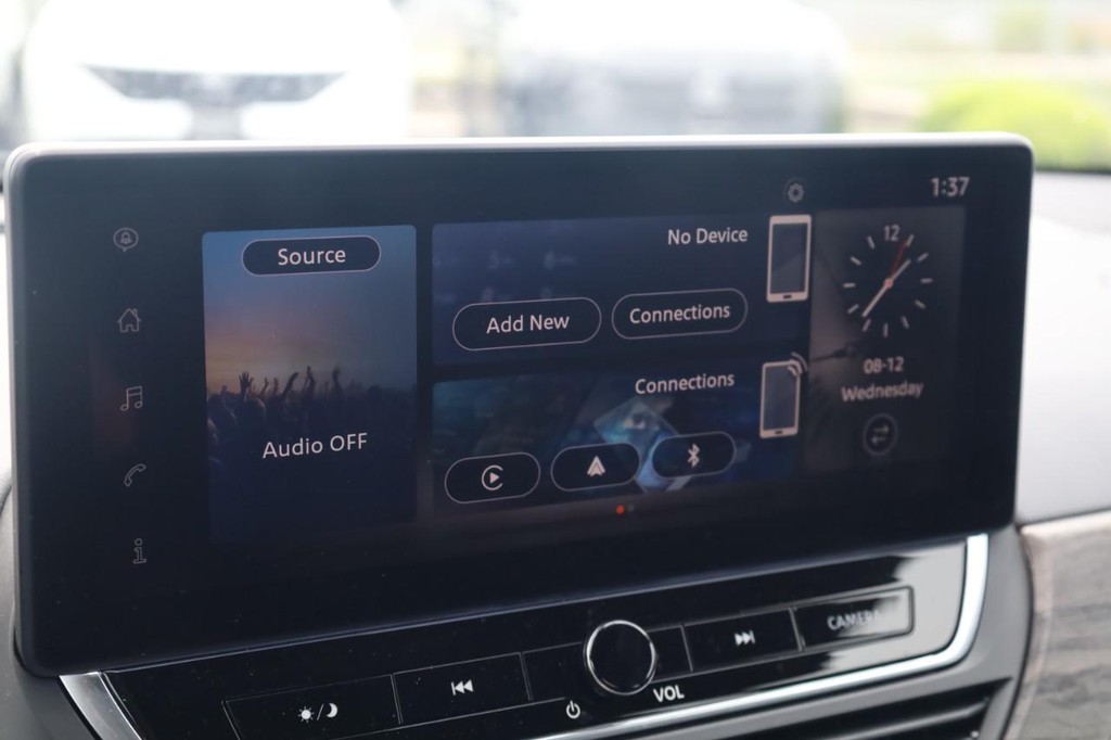 Nissan Altima Vehicle Image 14