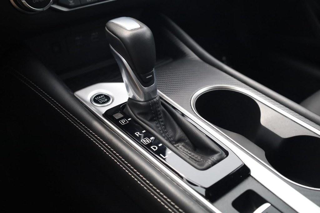 Nissan Altima Vehicle Image 18