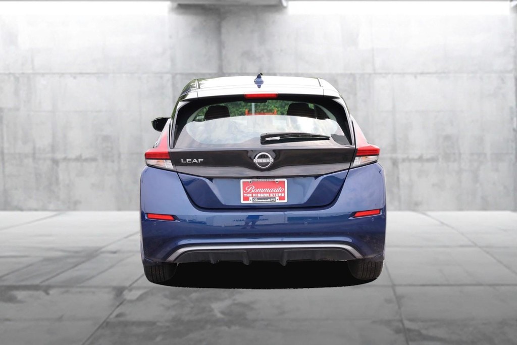 Nissan LEAF Vehicle Image 06