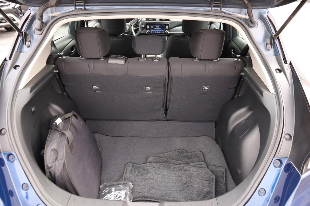 Nissan LEAF Vehicle Image 07