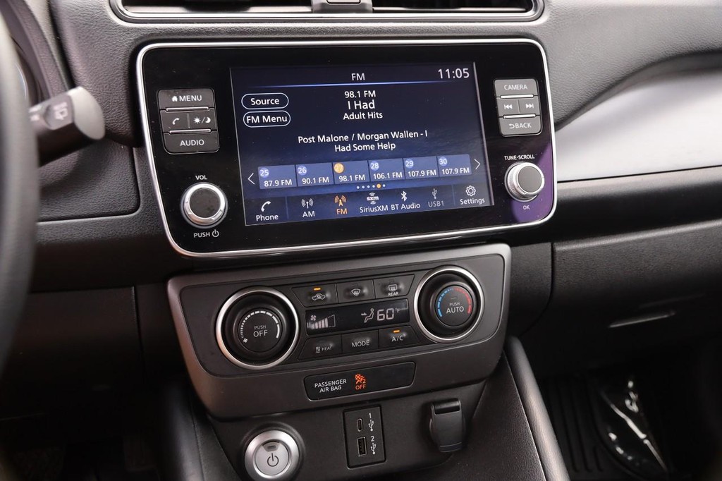 Nissan LEAF Vehicle Image 15
