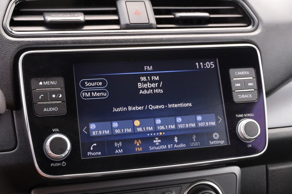 Nissan LEAF Vehicle Image 16