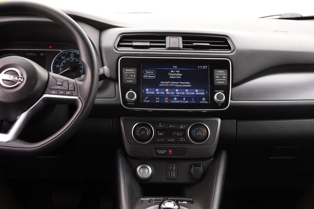 Nissan LEAF Vehicle Image 26