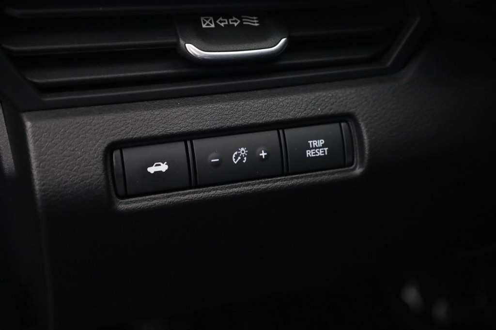 Nissan Altima Vehicle Image 12
