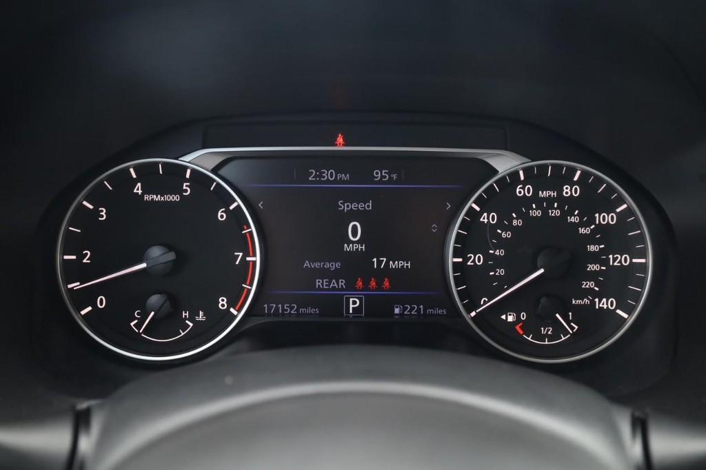 Nissan Altima Vehicle Image 13