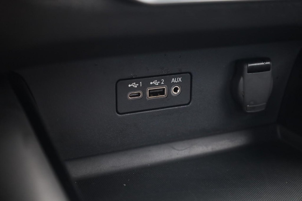 Nissan Altima Vehicle Image 17