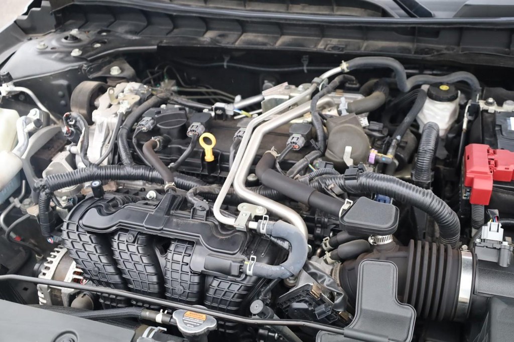 Nissan Altima Vehicle Image 25