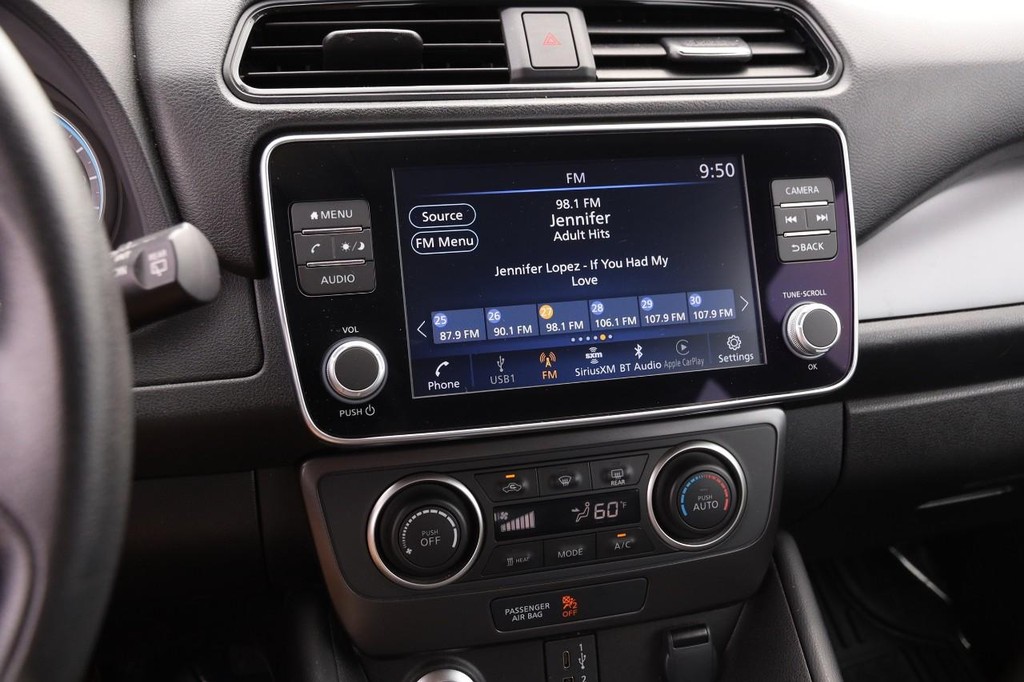 Nissan LEAF Vehicle Image 15