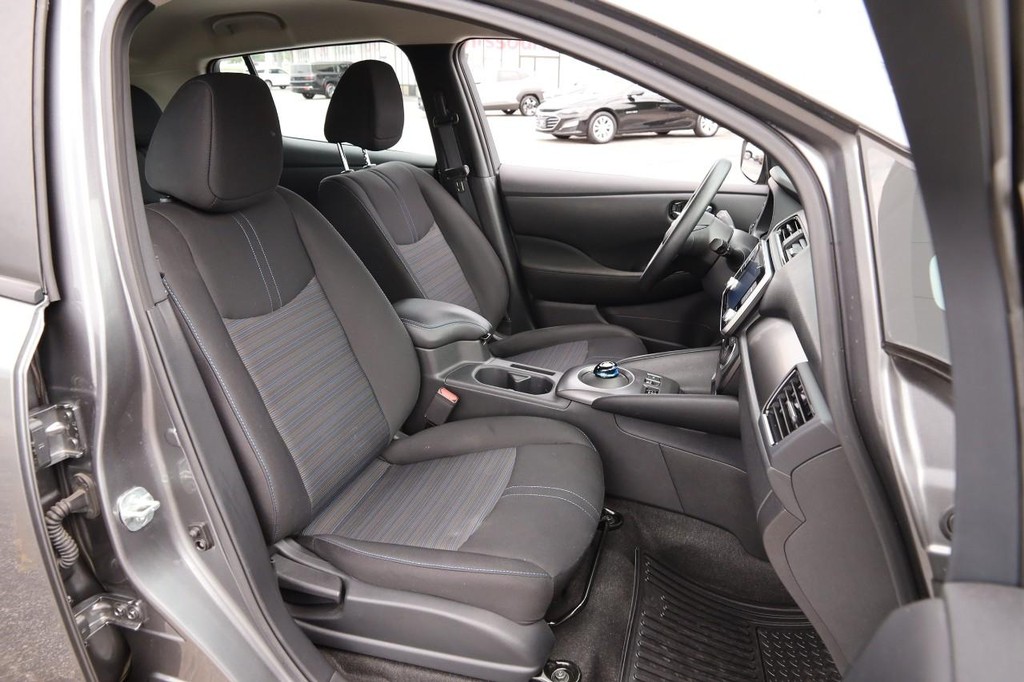Nissan LEAF Vehicle Image 26