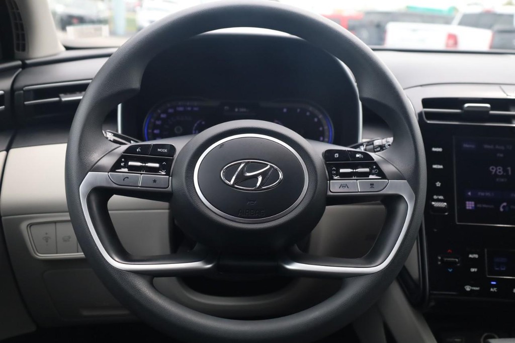 Hyundai Tucson Vehicle Image 08