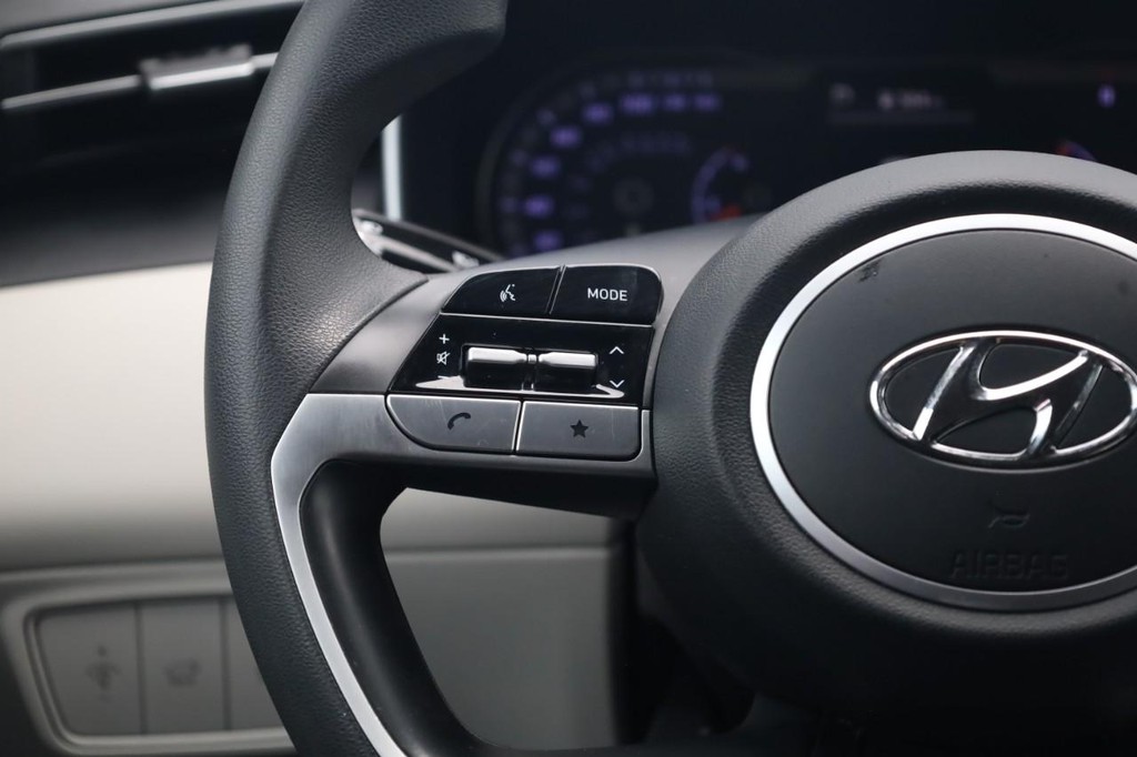 Hyundai Tucson Vehicle Image 10