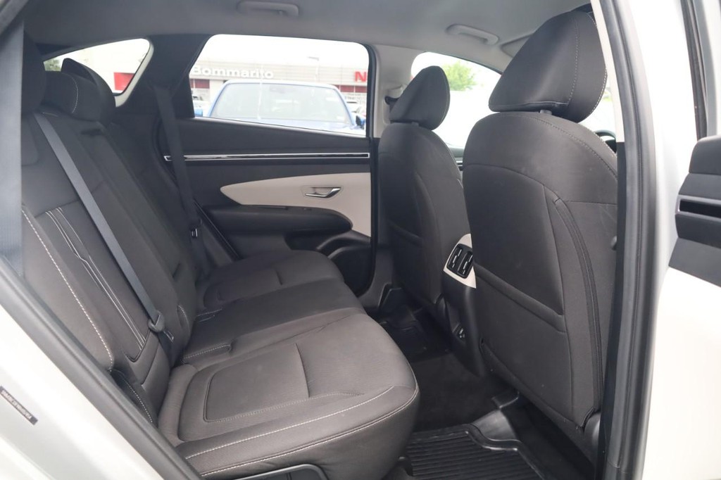 Hyundai Tucson Vehicle Image 22