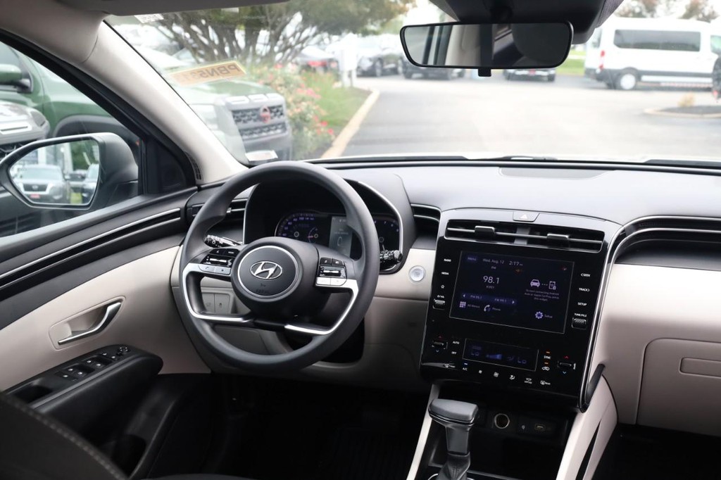 Hyundai Tucson Vehicle Image 23