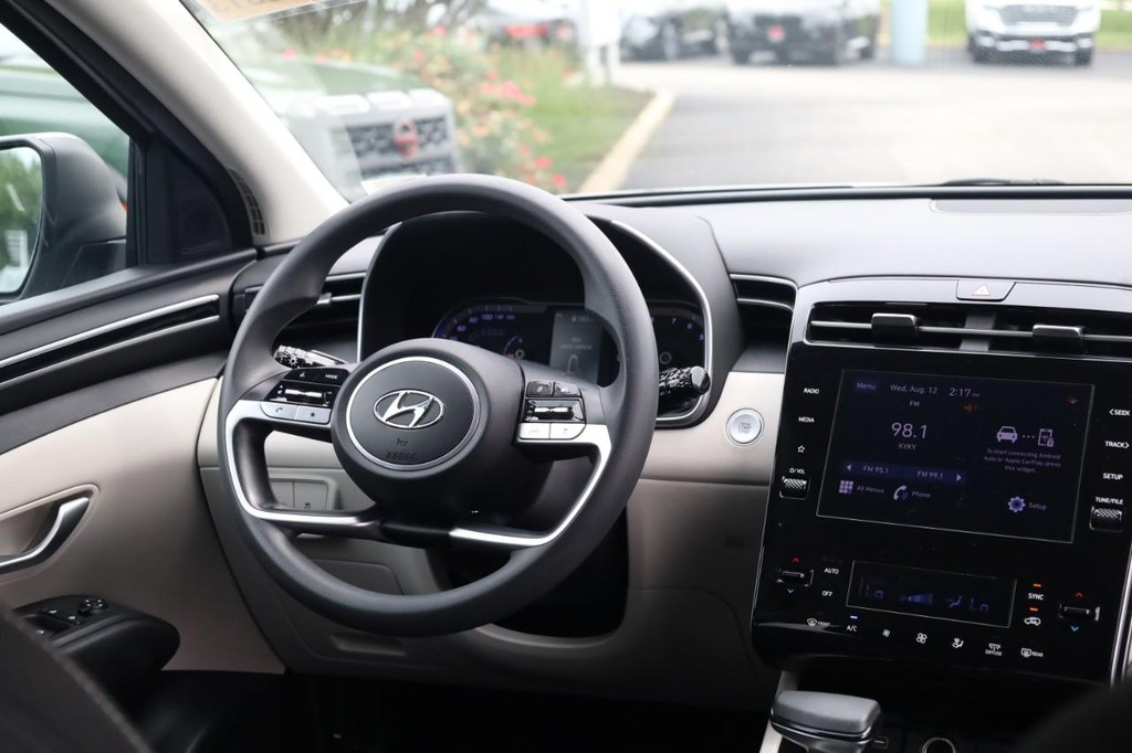 Hyundai Tucson Vehicle Image 24