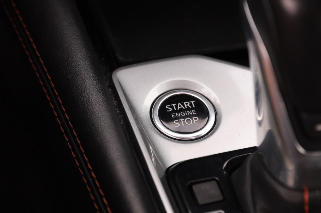Nissan Altima Vehicle Image 14