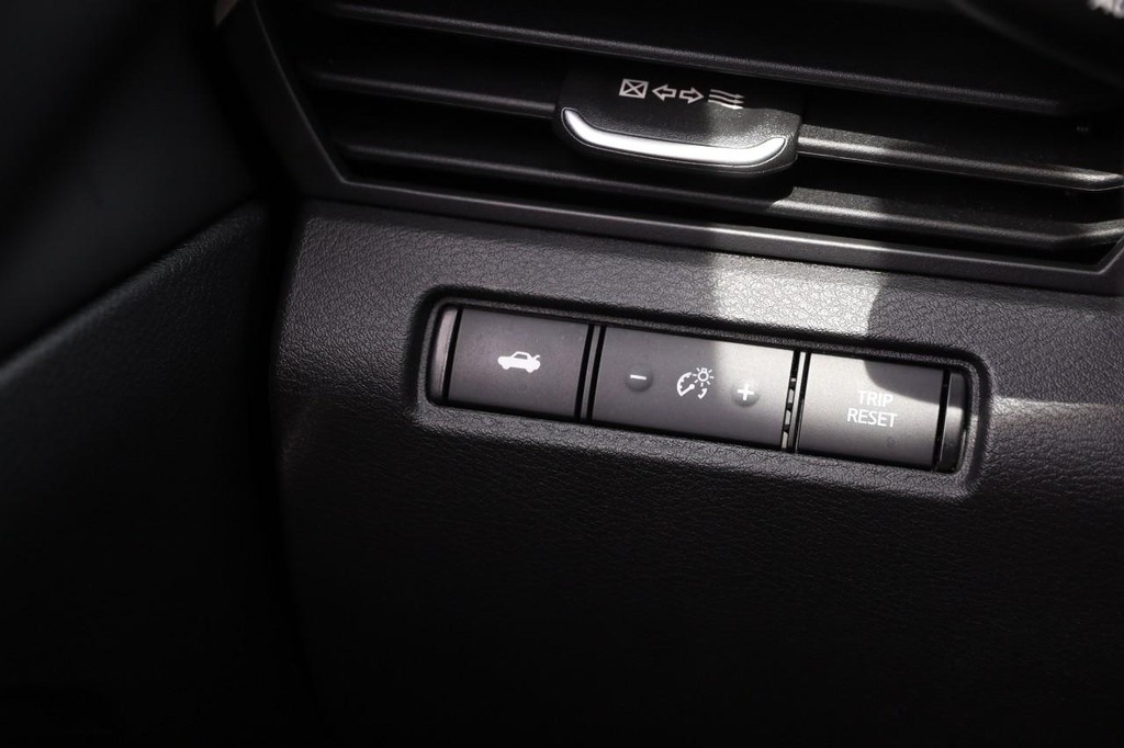Nissan Altima Vehicle Image 18