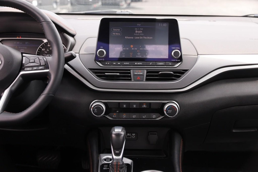 Nissan Altima Vehicle Image 22