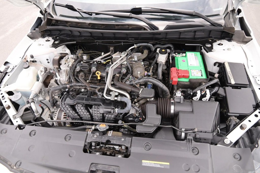 Nissan Altima Vehicle Image 25