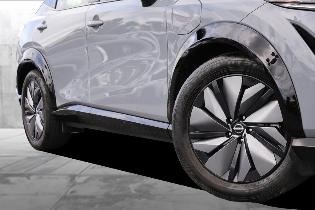 Nissan ARIYA Vehicle Full-screen Gallery Image 3