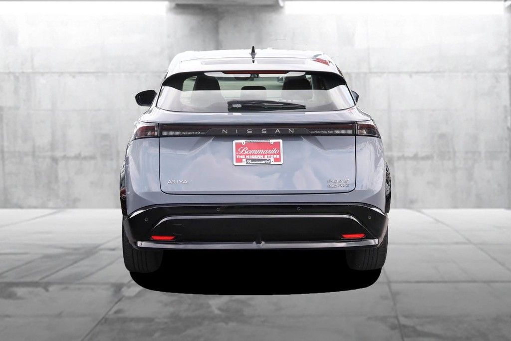 Nissan ARIYA Vehicle Full-screen Gallery Image 6