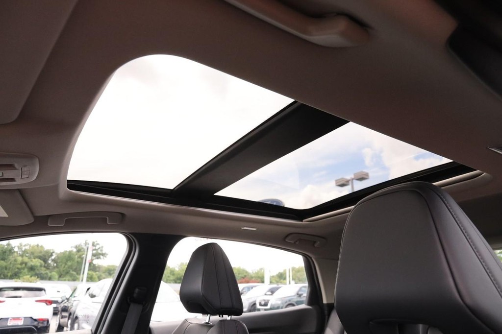 Nissan ARIYA Vehicle Full-screen Gallery Image 9