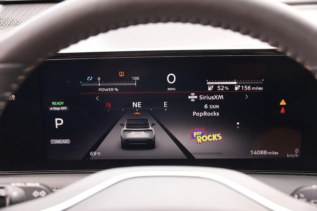 Nissan ARIYA Vehicle Full-screen Gallery Image 15