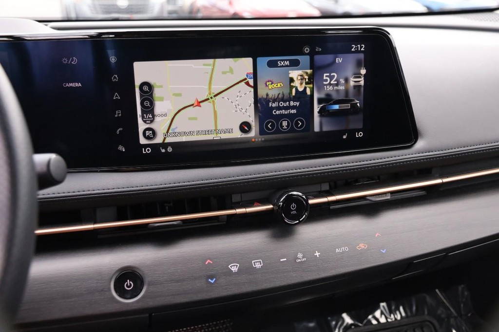 Nissan ARIYA Vehicle Full-screen Gallery Image 17