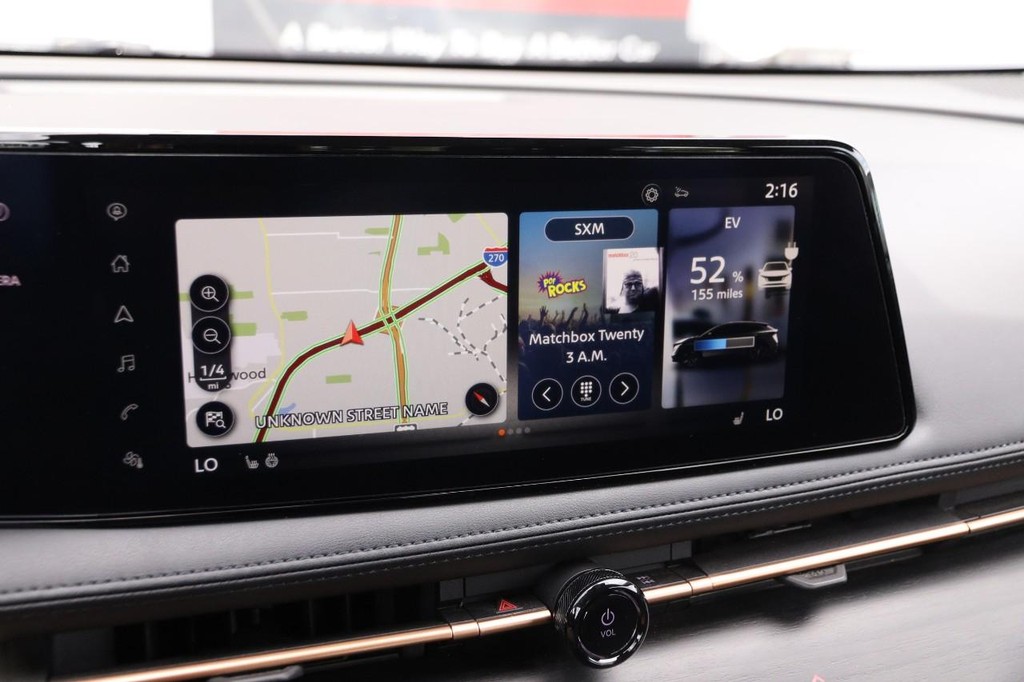 Nissan ARIYA Vehicle Full-screen Gallery Image 18