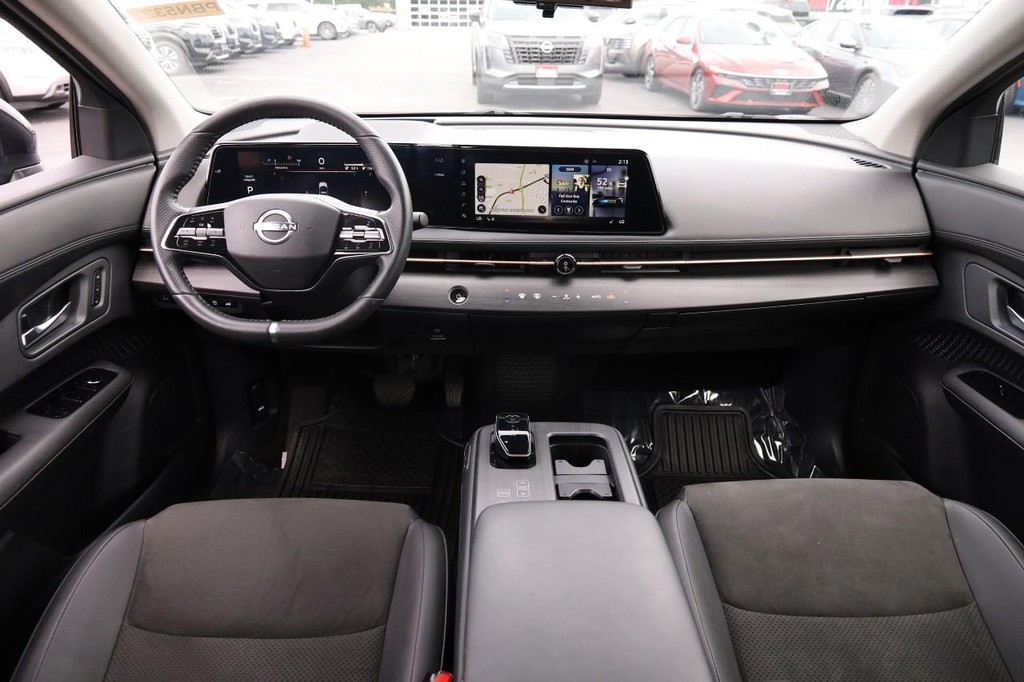Nissan ARIYA Vehicle Full-screen Gallery Image 24