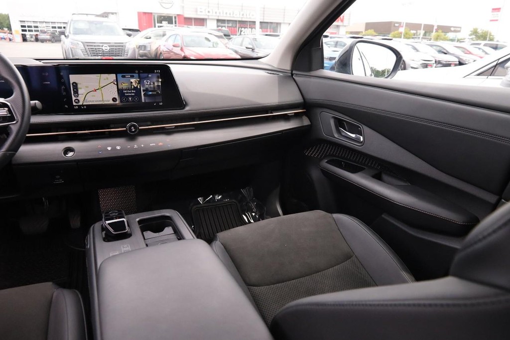 Nissan ARIYA Vehicle Full-screen Gallery Image 28