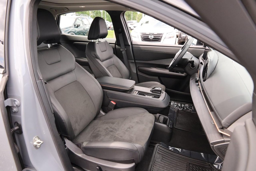 Nissan ARIYA Vehicle Full-screen Gallery Image 29