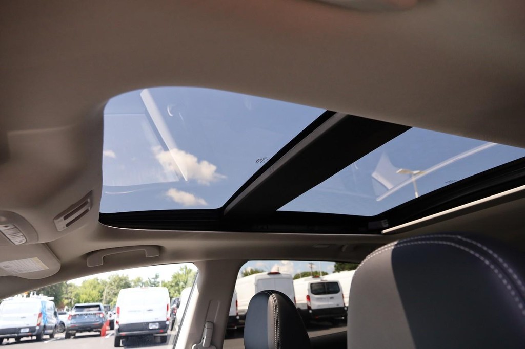 Nissan Murano Vehicle Image 09