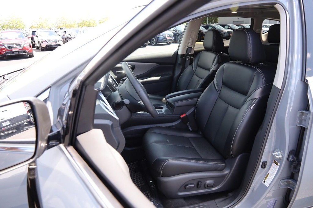 Nissan Murano Vehicle Image 10