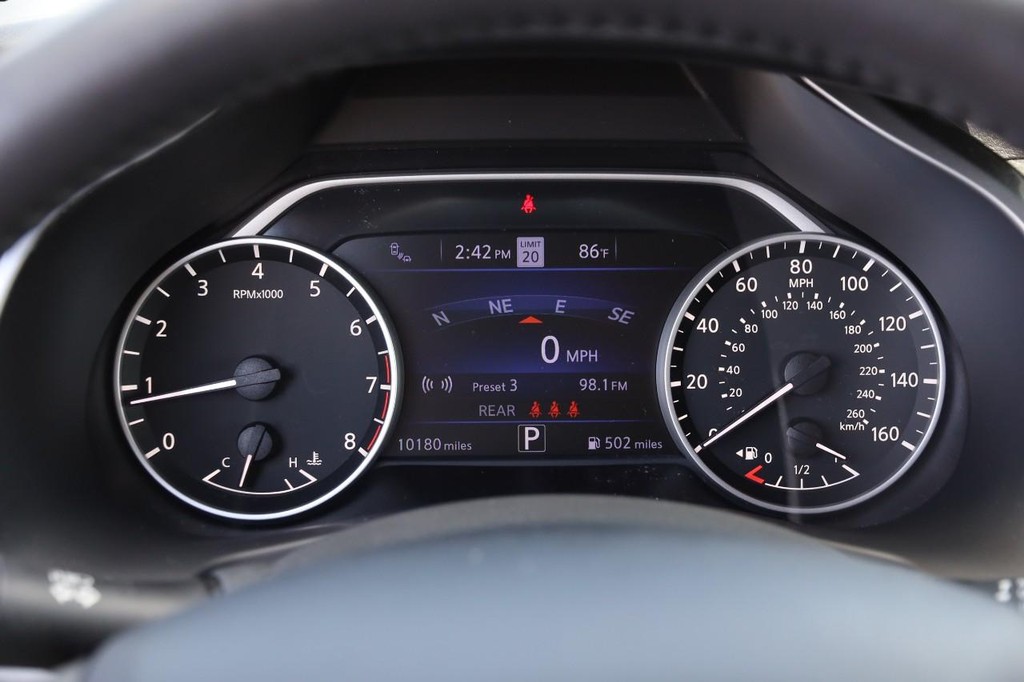 Nissan Murano Vehicle Image 15
