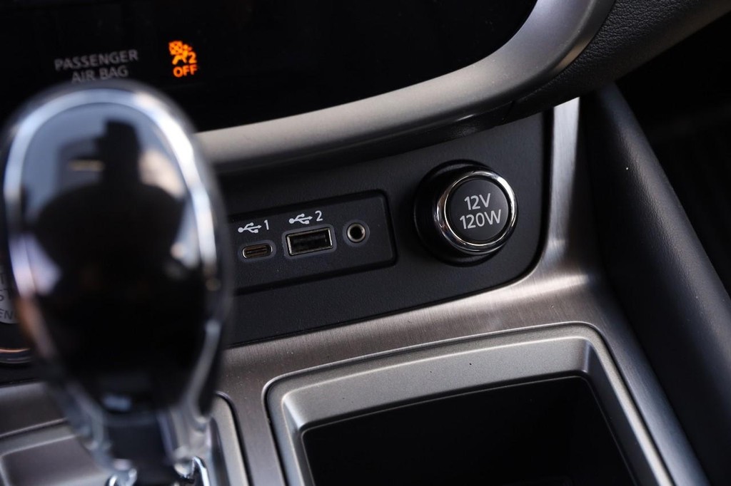 Nissan Murano Vehicle Image 22