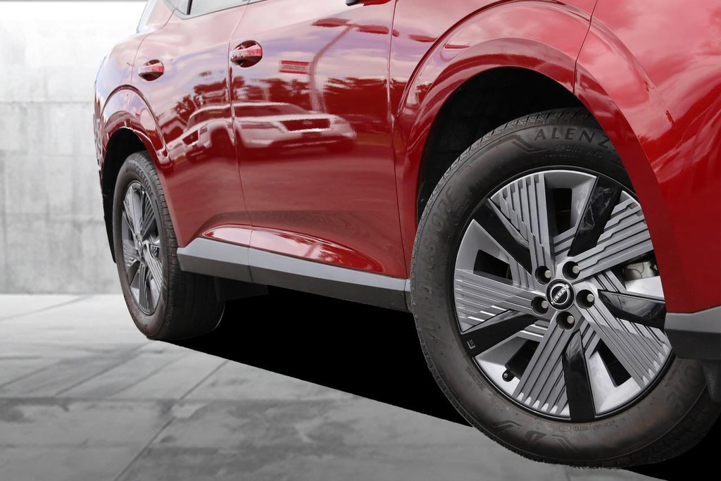 Nissan Murano Vehicle Full-screen Gallery Image 3