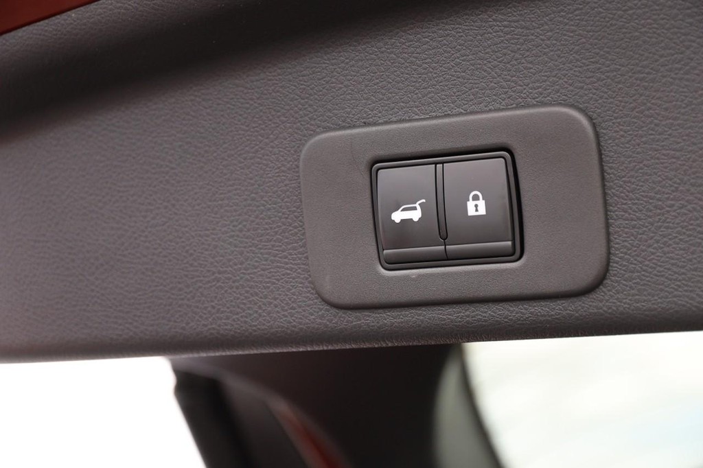 Nissan Murano Vehicle Full-screen Gallery Image 8