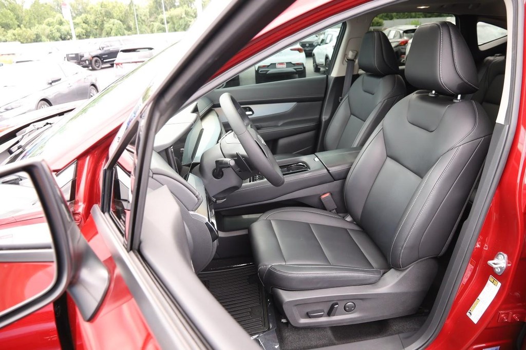 Nissan Murano Vehicle Full-screen Gallery Image 10
